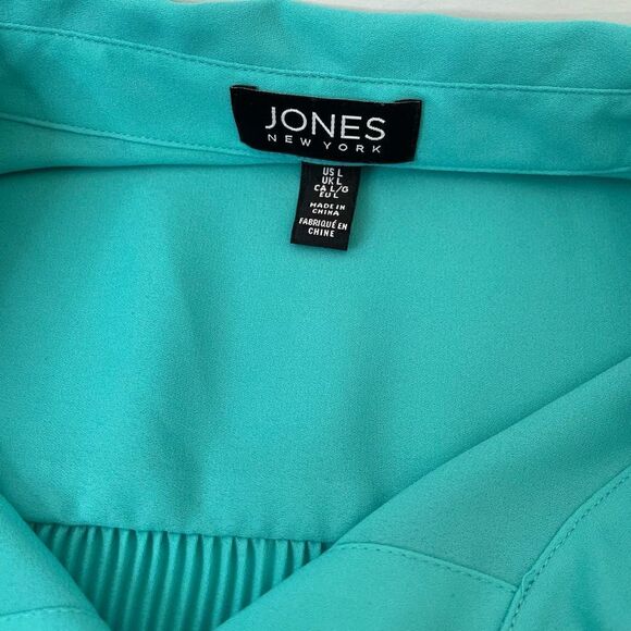Jones| New York| Large| Career Wear| Button down| pleated back - Picture 7 of 12